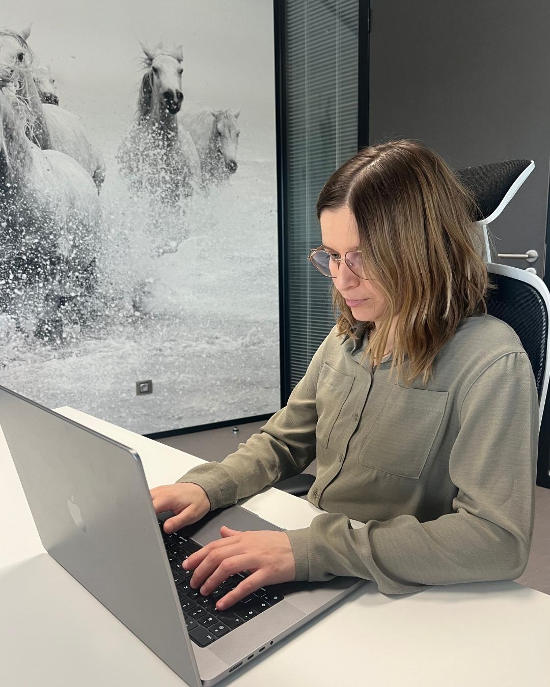 Ophélie Delrieu, consultante web indépendante spécialisée en création de site internet à Marmande